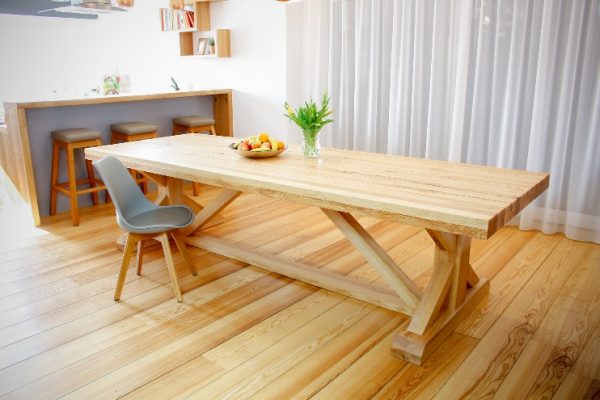 Stół z drewna litego - masywny